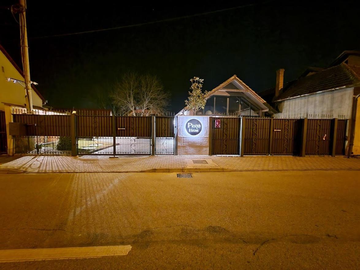 Apartament Travel La Casa Piano House,Cu Parcare Alba Iulia Bagian luar foto